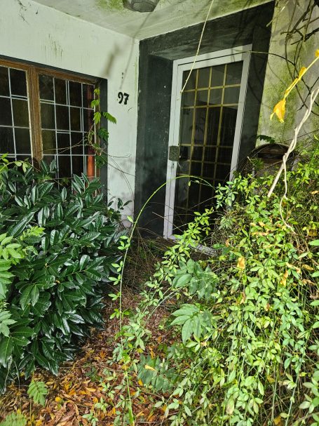 Das alte abrissbedürftige Haus
